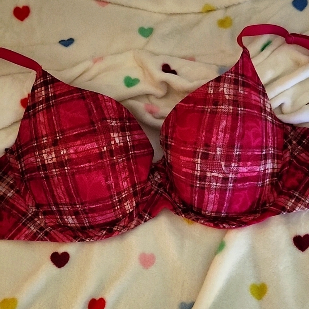 No bonds bra pink,red, white bra